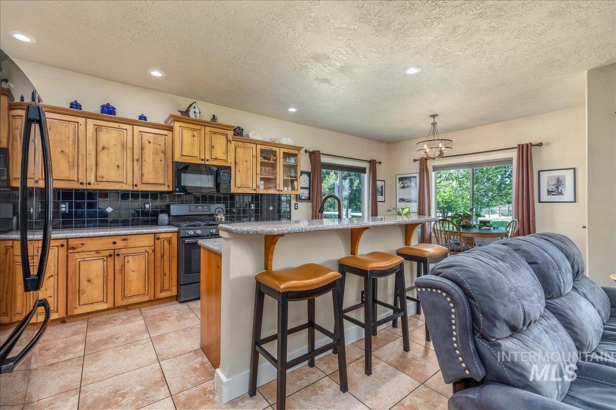 18593 South Pleasant Valley Road Kuna, ID 83634 - Photo 7 of 46