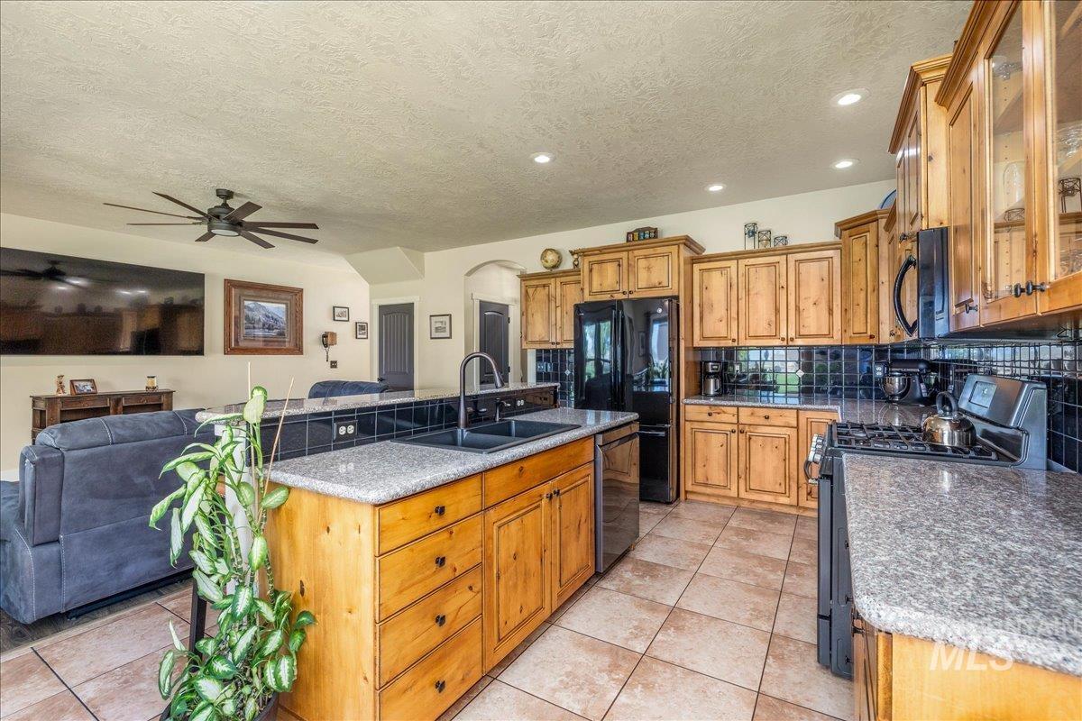 18593 South Pleasant Valley Road Kuna, ID 83634 - Photo 10 of 46