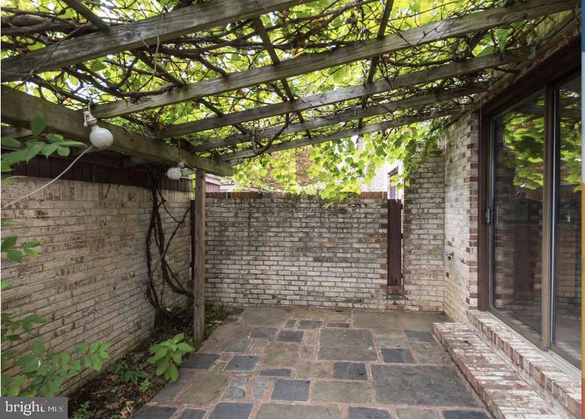 2045 North Glebe Road Arlington, VA 22207 - Photo 14 of 15