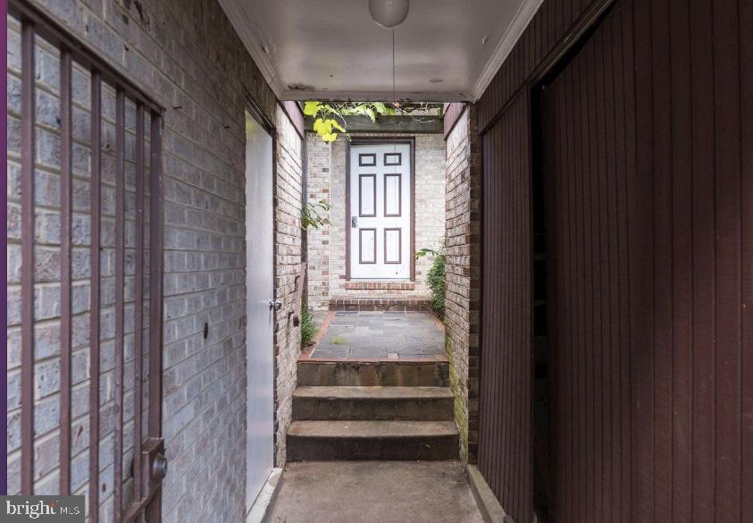 2045 North Glebe Road Arlington, VA 22207 - Photo 2 of 15