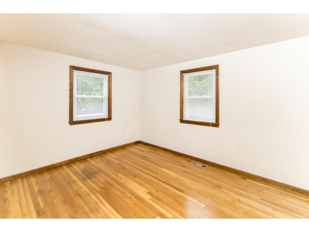 12 Derryfield Road Derry, NH 03038 - Photo 14 of 28