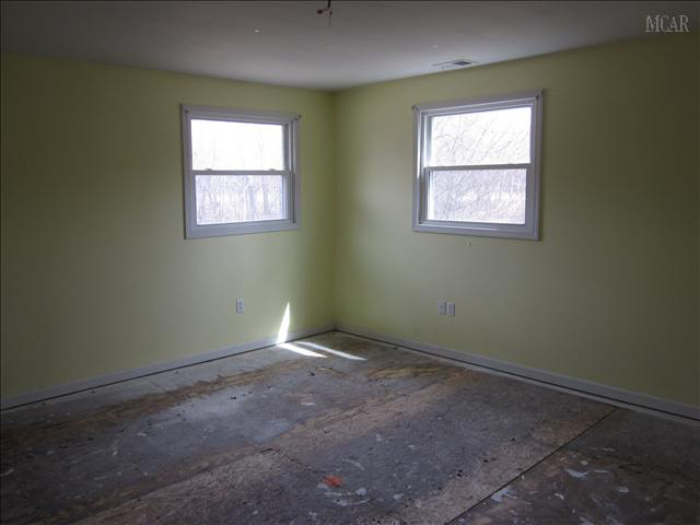 6632 Hivon Road Carleton, MI 48117 - Photo 12 of 12 20007052-11.JPG