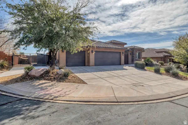 $785,900 | 328 Harrier Lane, Ivins, UT 84738