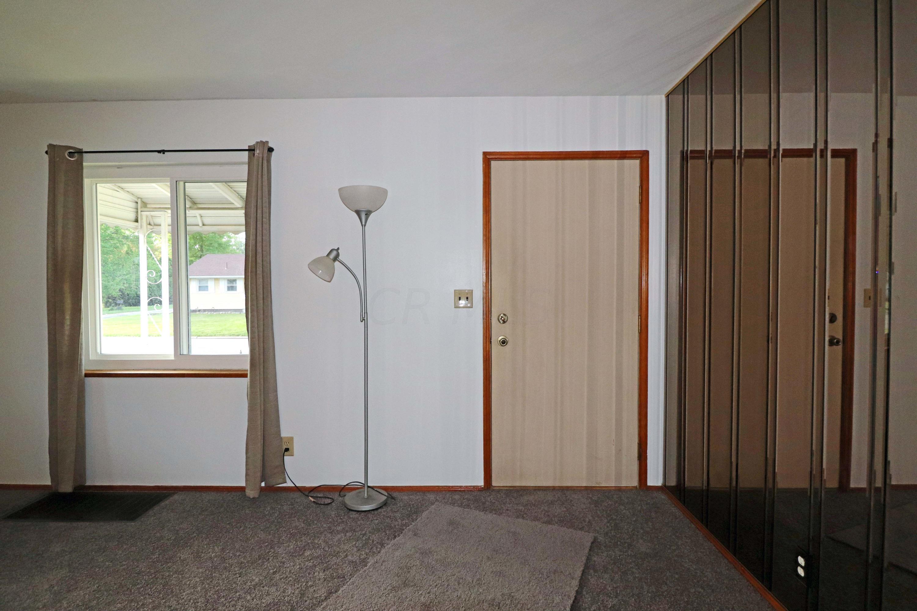 1177 Acton Road Columbus, OH 43224 - Photo 4 of 43 Gallery Image 4