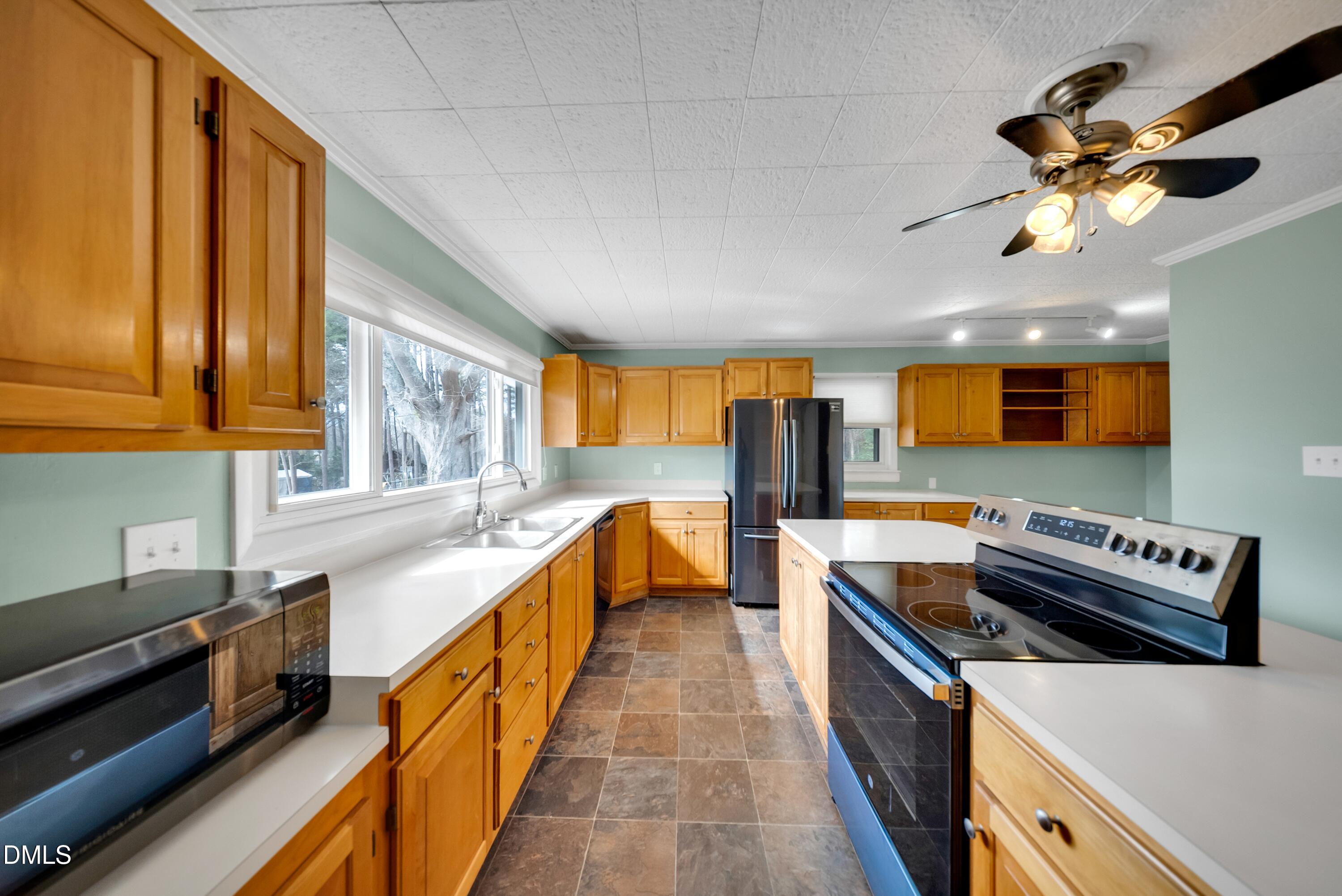 818 Lynn Road Durham, NC 27703 - Photo 17 of 43 DSC02880