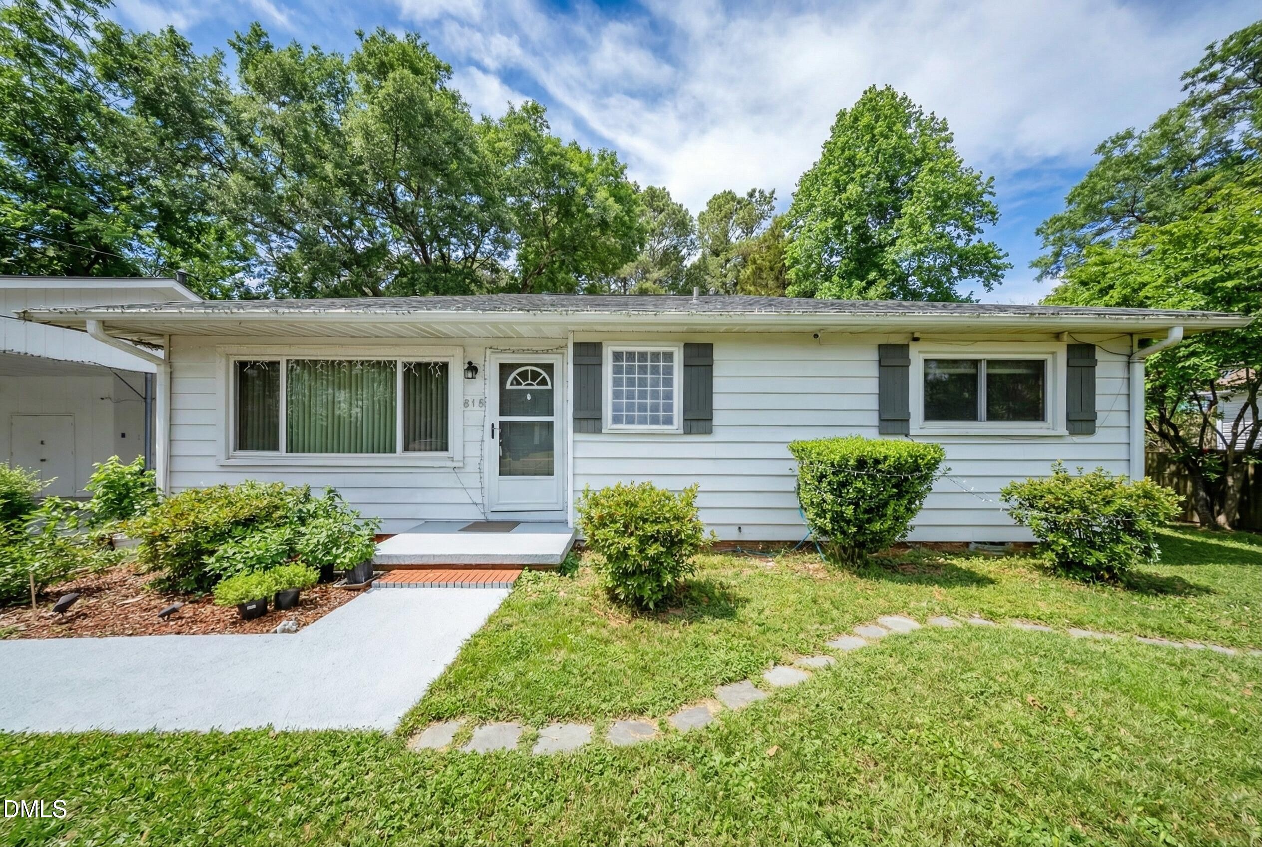 818 Lynn Road Durham, NC 27703 - Photo 2 of 43 DSC02976