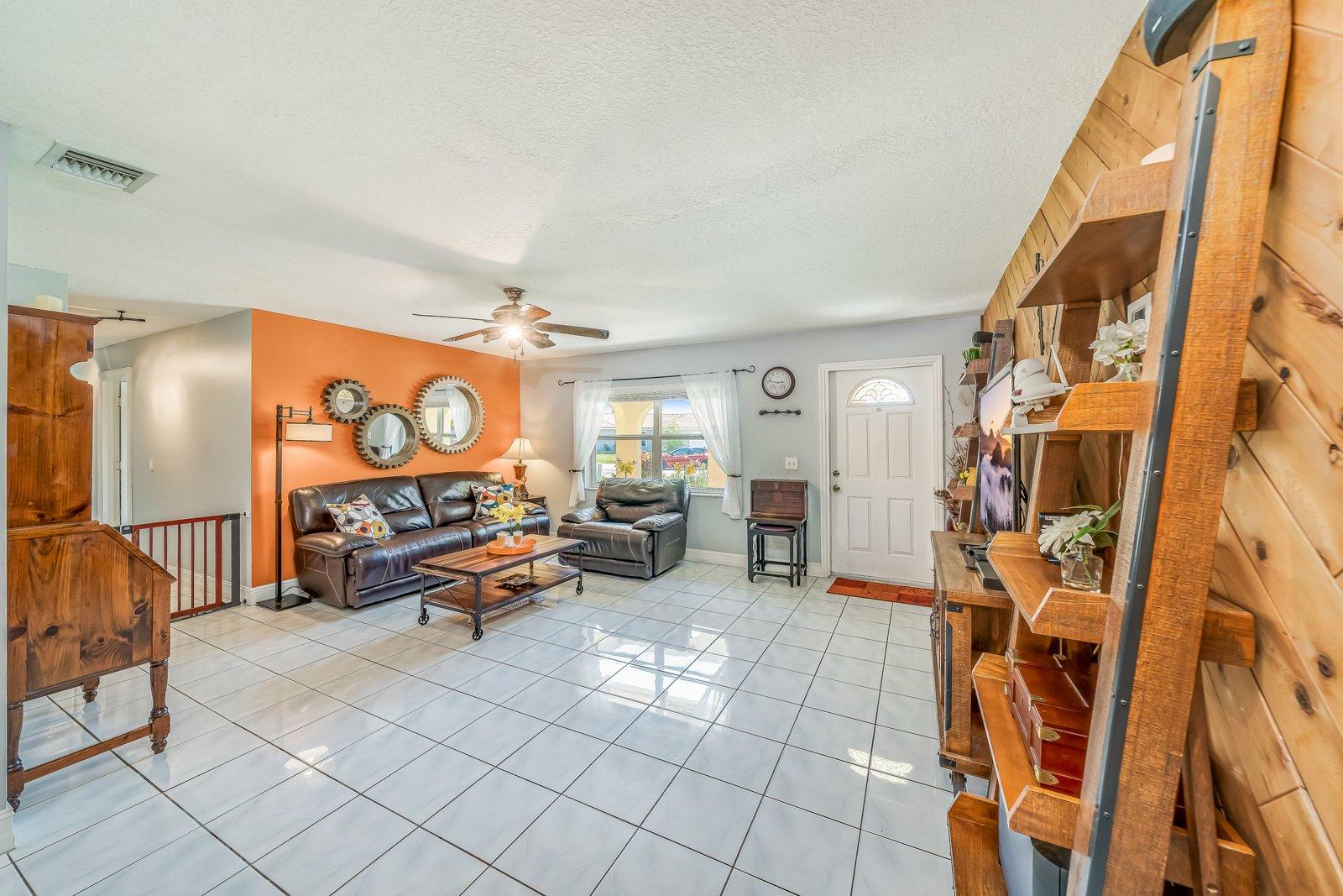 22206 Aquila Street Boca Raton, FL 33428 - Photo 16 of 73 Living Room