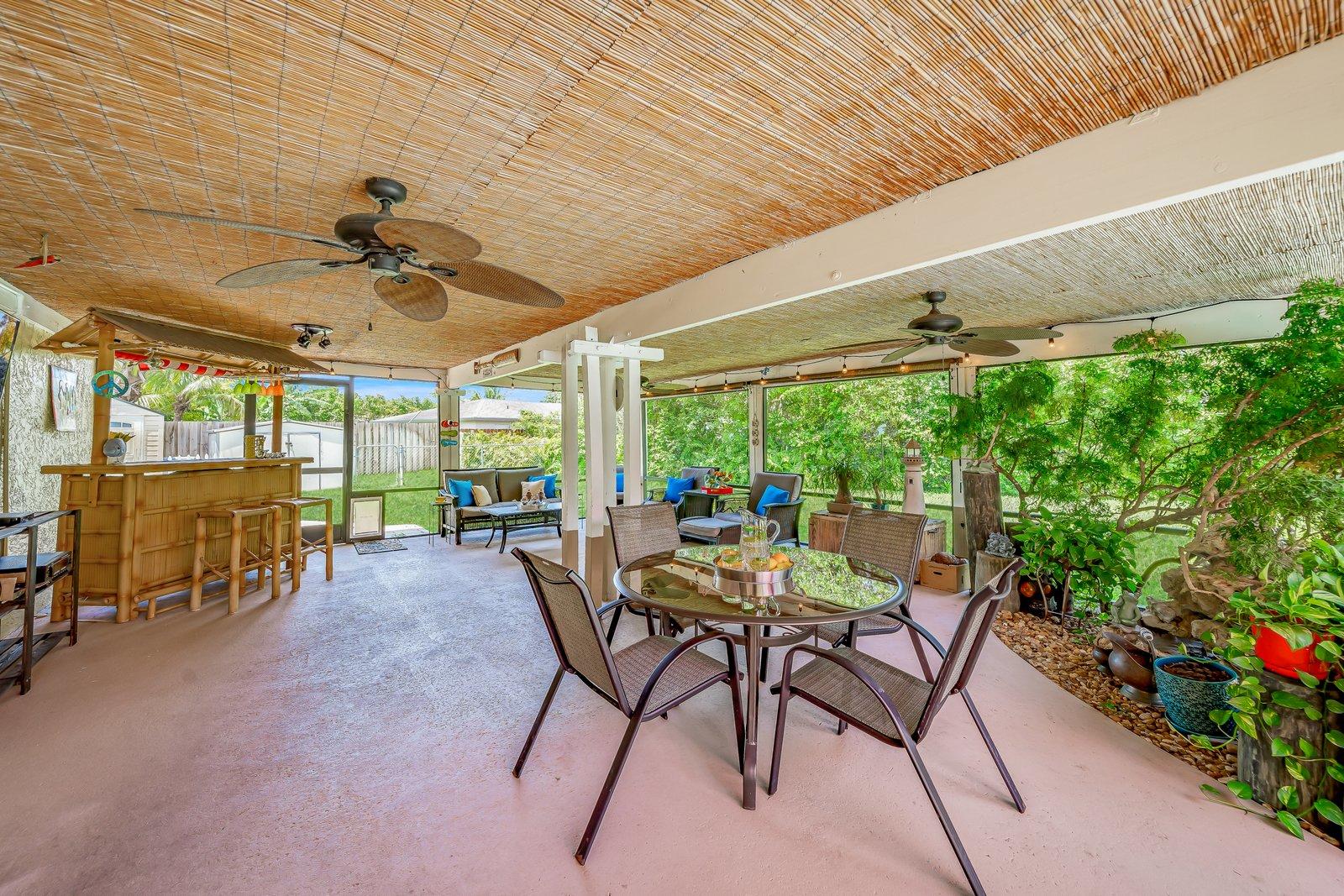 22206 Aquila Street Boca Raton, FL 33428 - Photo 8 of 73 blinds go up and down