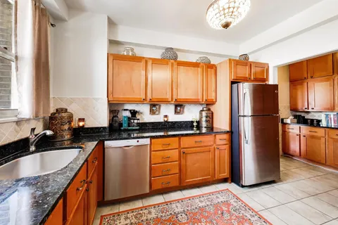 $259,500 | 5000 South East End Avenue, Unit 24B, Chicago, IL 60615