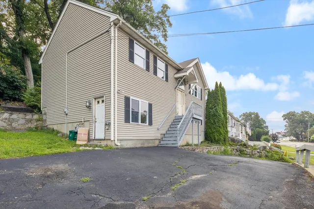 $3,200 | 442 Lake Avenue, Worcester, MA 01604