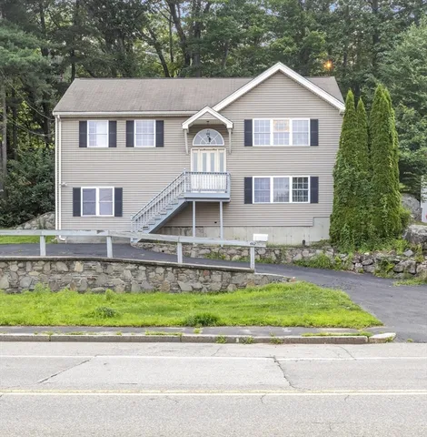 $3,200 | 442 Lake Avenue, Worcester, MA 01604