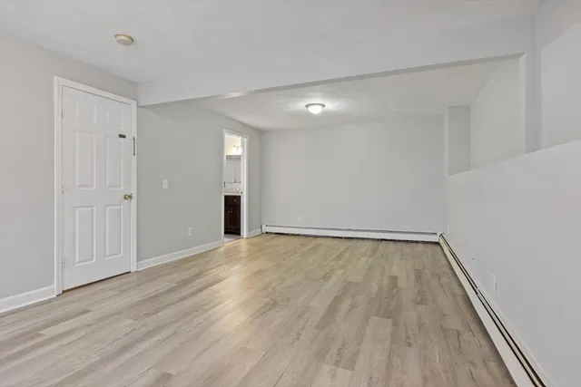 $3,200 | 442 Lake Avenue, Worcester, MA 01604