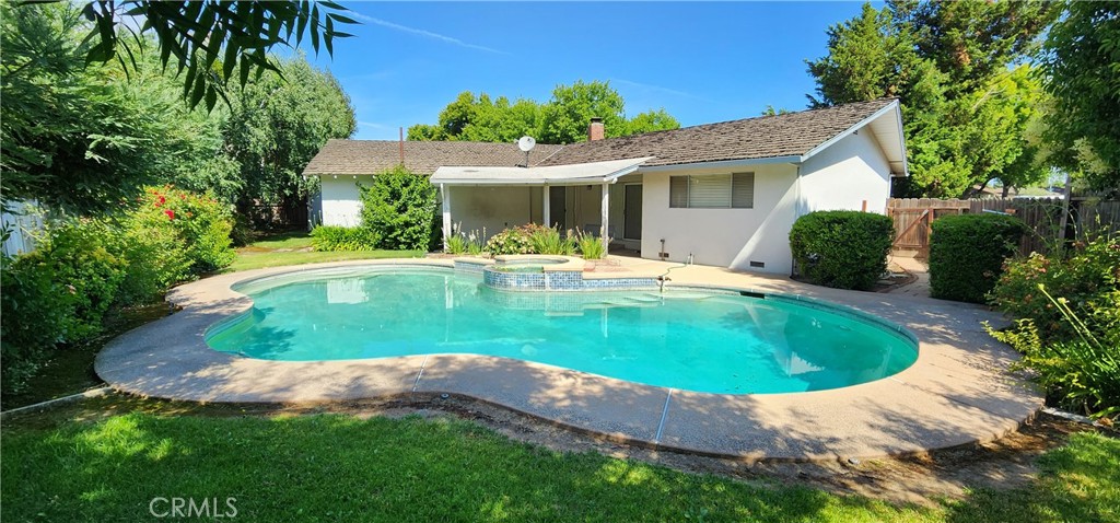 1004 Wellington Drive Modesto, CA 95350 - Photo 2 of 12