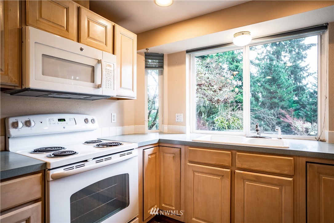 8928 Armstrong Road Southwest Tumwater, WA 98512 - Photo 13 of 39 Gallery Image 13