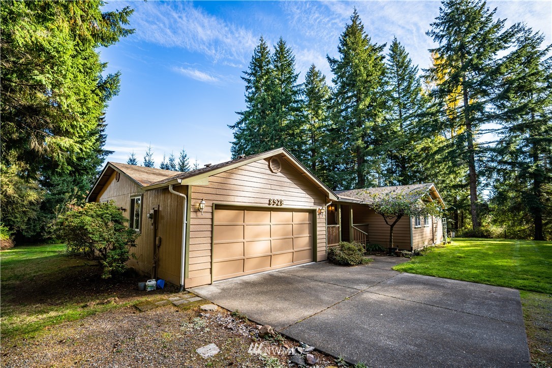 8928 Armstrong Road Southwest Tumwater, WA 98512 - Photo 3 of 39 Gallery Image 3
