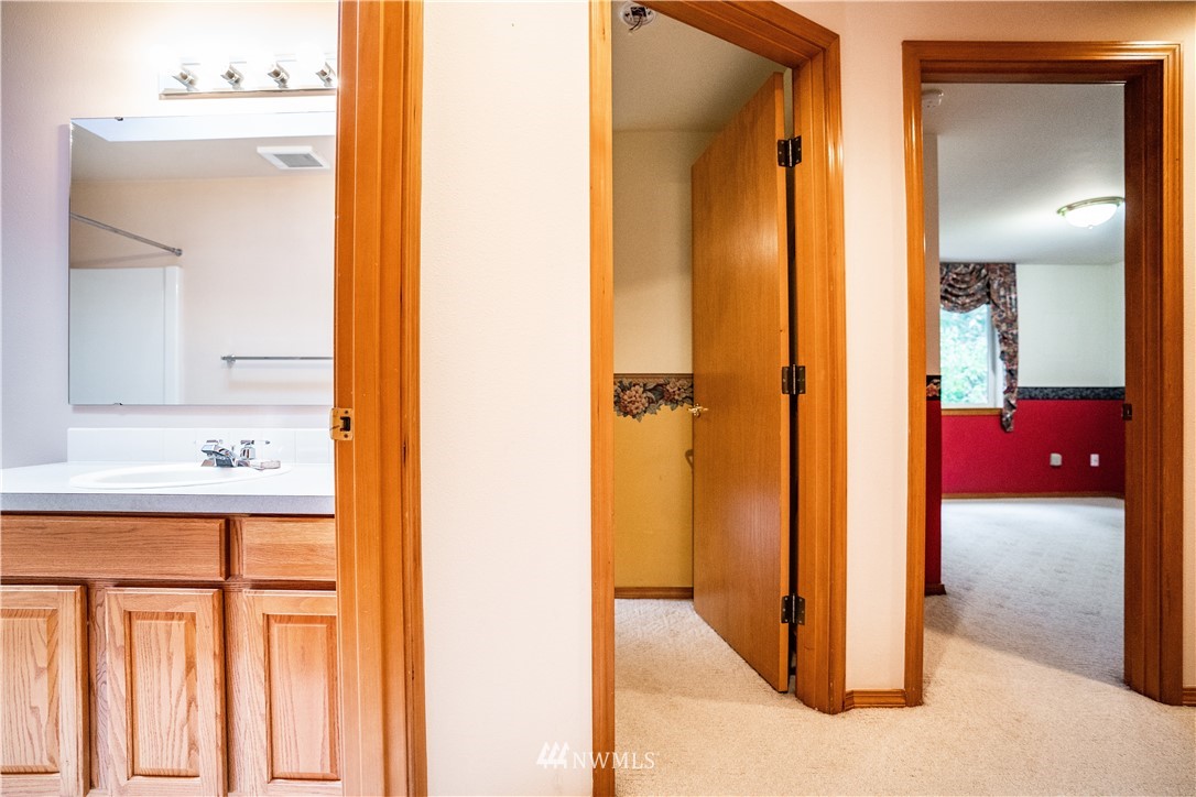 8928 Armstrong Road Southwest Tumwater, WA 98512 - Photo 29 of 39 Gallery Image 29