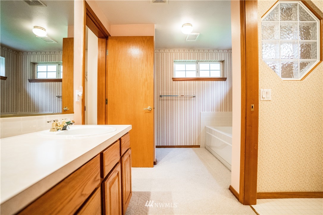 8928 Armstrong Road Southwest Tumwater, WA 98512 - Photo 32 of 39 Gallery Image 32