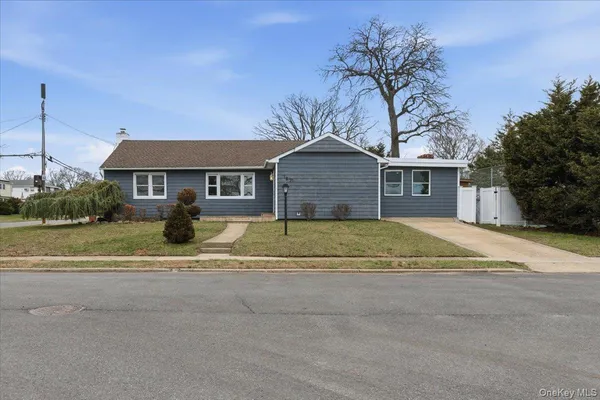 $959,000 | 1871 Relyea Drive, Merrick, NY 11566