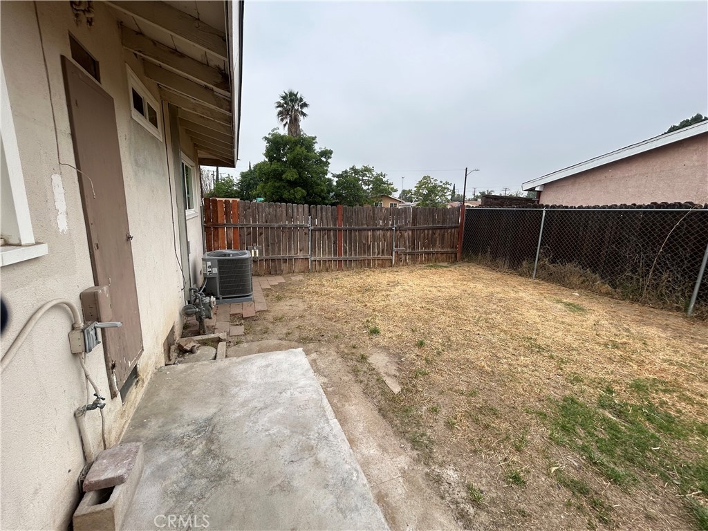 390 East Carter Street Rialto, CA 92376 - Photo 18 of 18