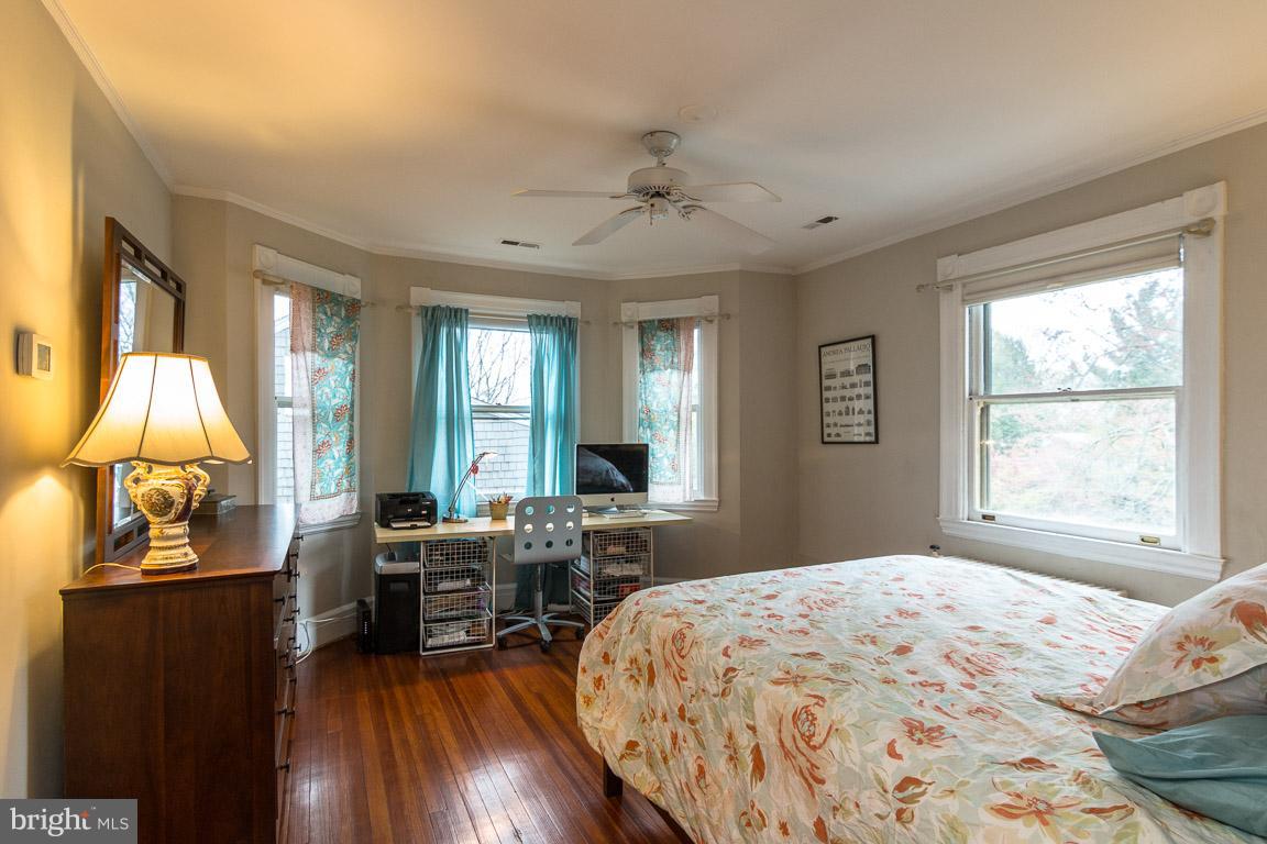 209 Oakdale Road Baltimore, MD 21210 - Photo 13 of 29 Largest bedroom on Upper 1