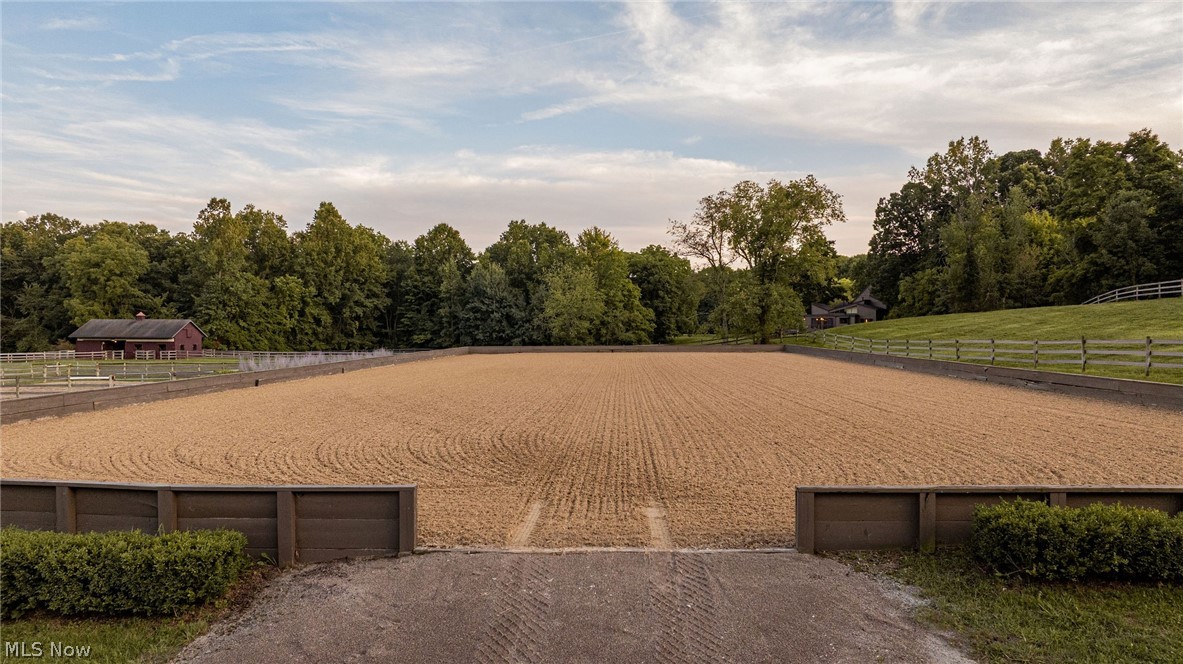 10190 North Girdle Road Middlefield, OH 44062 - Photo 31 of 50 Outdoor Arena