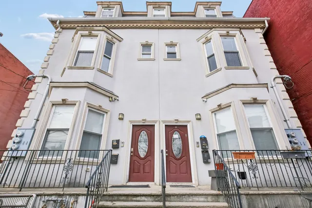 $4,000 | 91 A Palisade Avenue, Unit 1, Jersey City, NJ 07306
