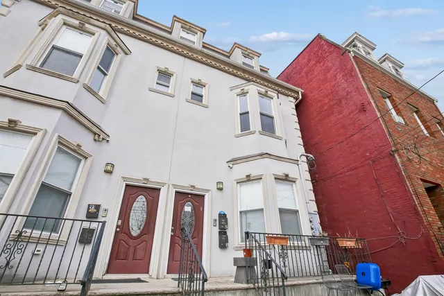 $4,000 | 91 A Palisade Avenue, Unit 1, Jersey City, NJ 07306