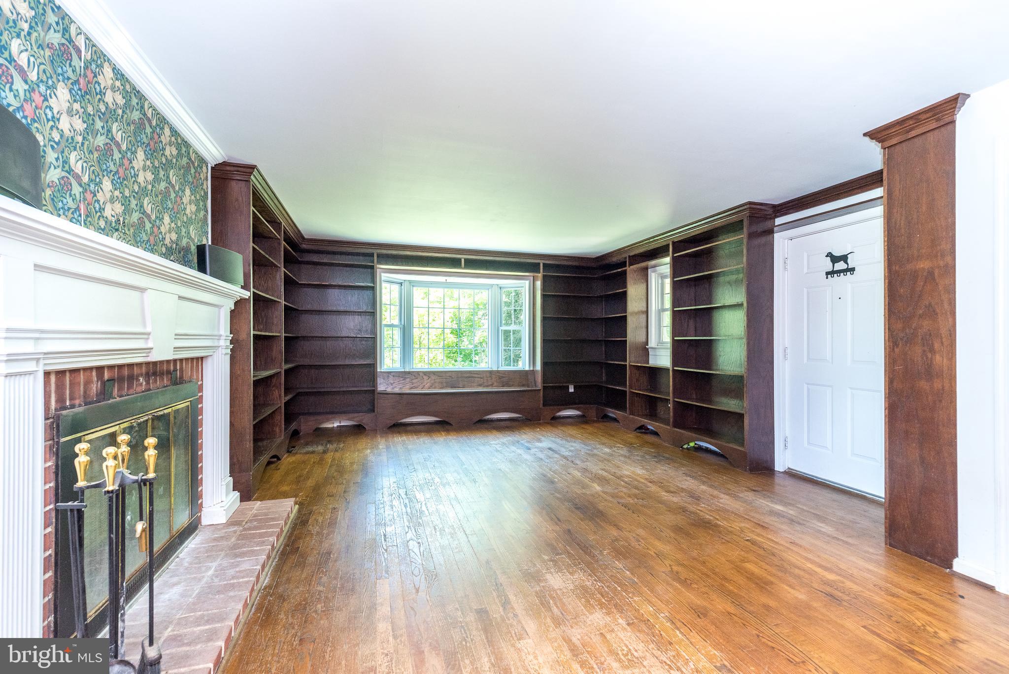 1320 Branch Road Perkasie, PA 18944 - Photo 19 of 84 Family room w/ built ins