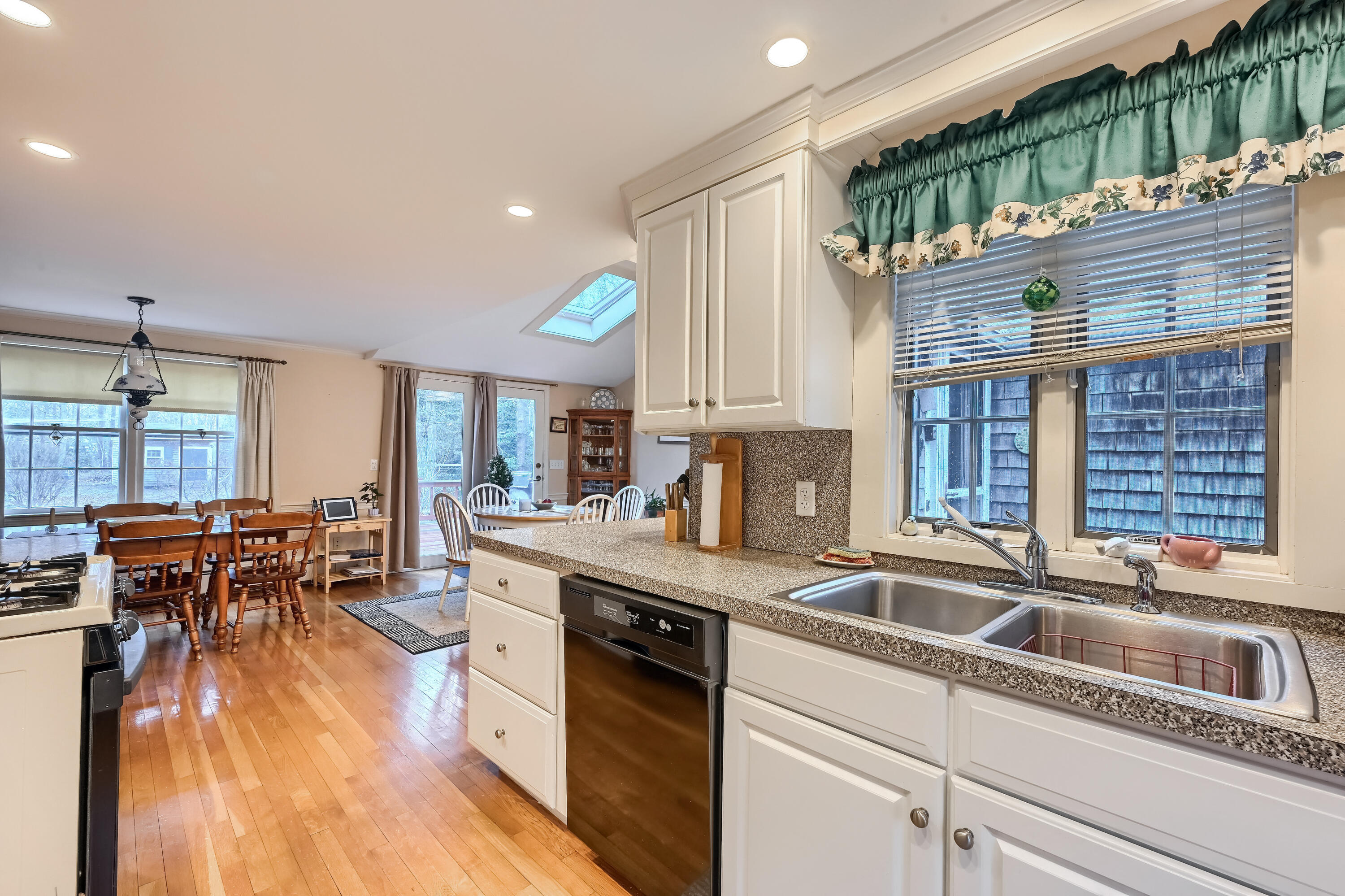 28 Blueberry Hill Road Hyannis, MA 02601 - Photo 9 of 44 02_Kitchen_DSC_4468