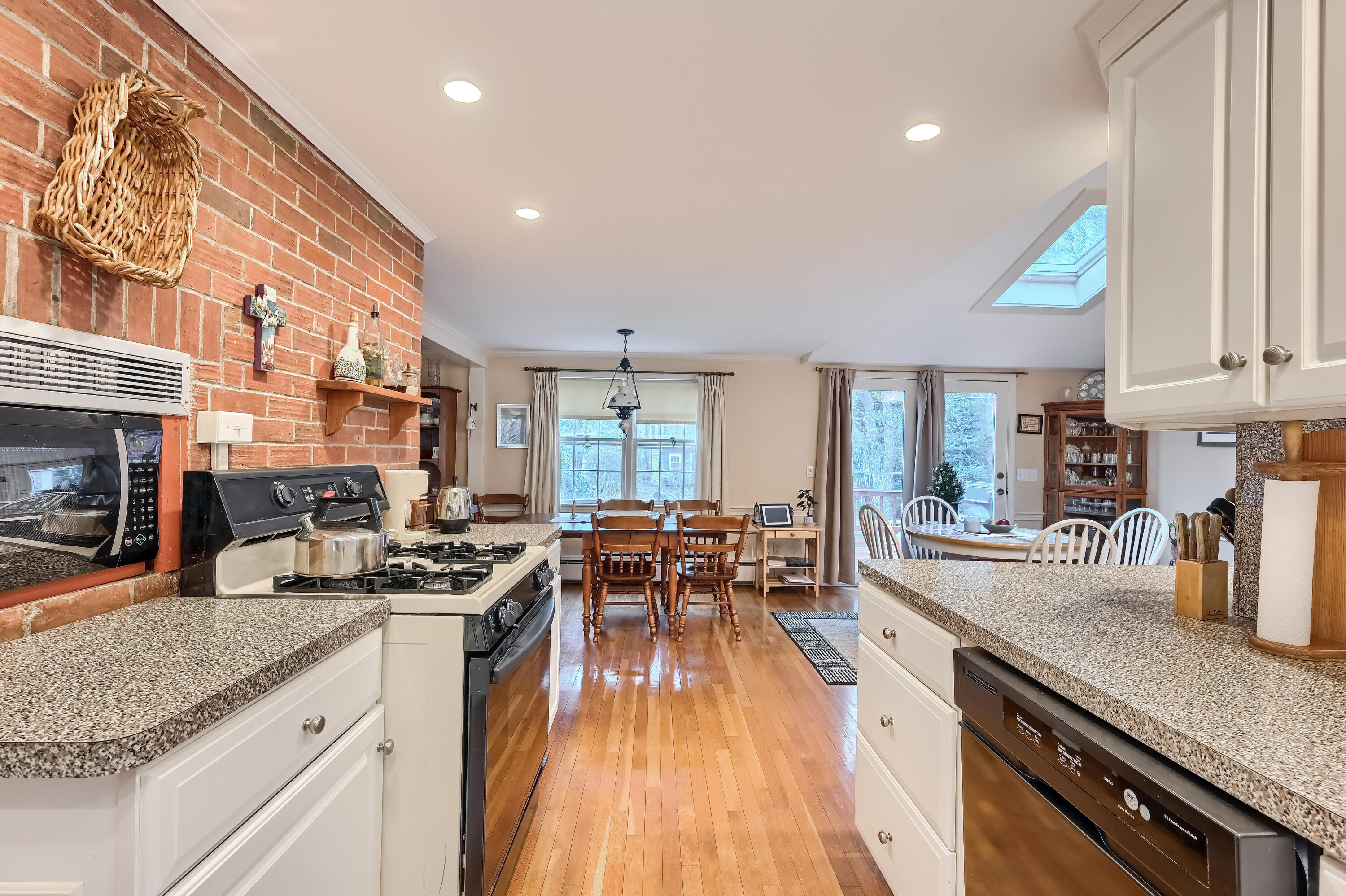 28 Blueberry Hill Road Hyannis, MA 02601 - Photo 10 of 44 02_Kitchen_DSC_4473