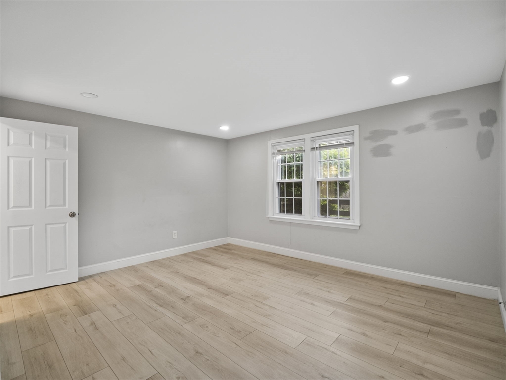 24 Bettys Pond Road, Unit K Barnstable, MA 02601 - Photo 35 of 40 Gallery Image 35