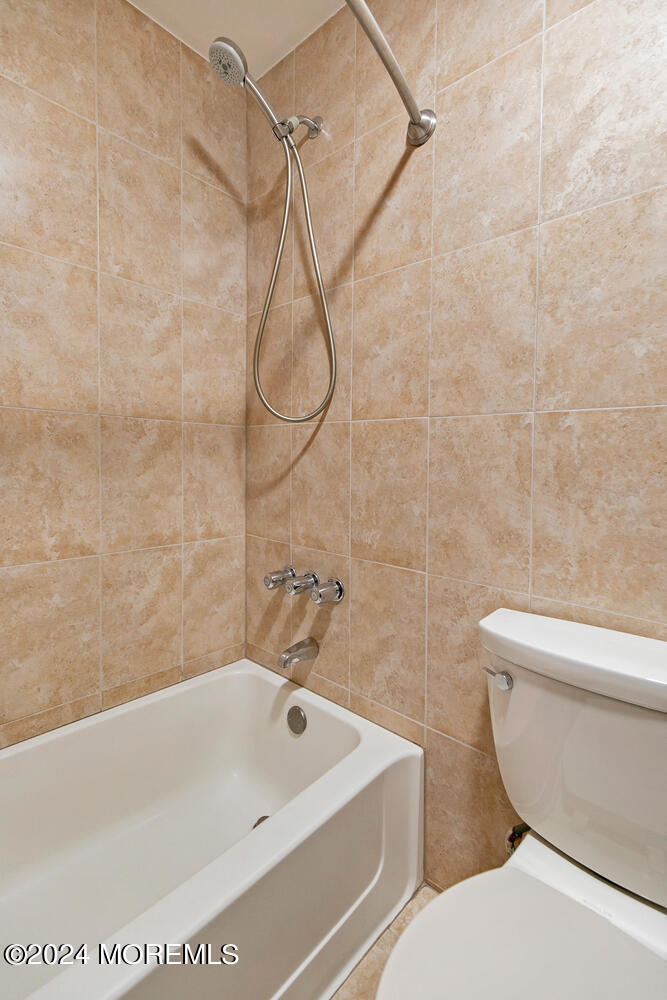 56 Crest Road Middletown, NJ 07748 - Photo 16 of 25 56 Crest Rd Middletown-large-025-019-1F8