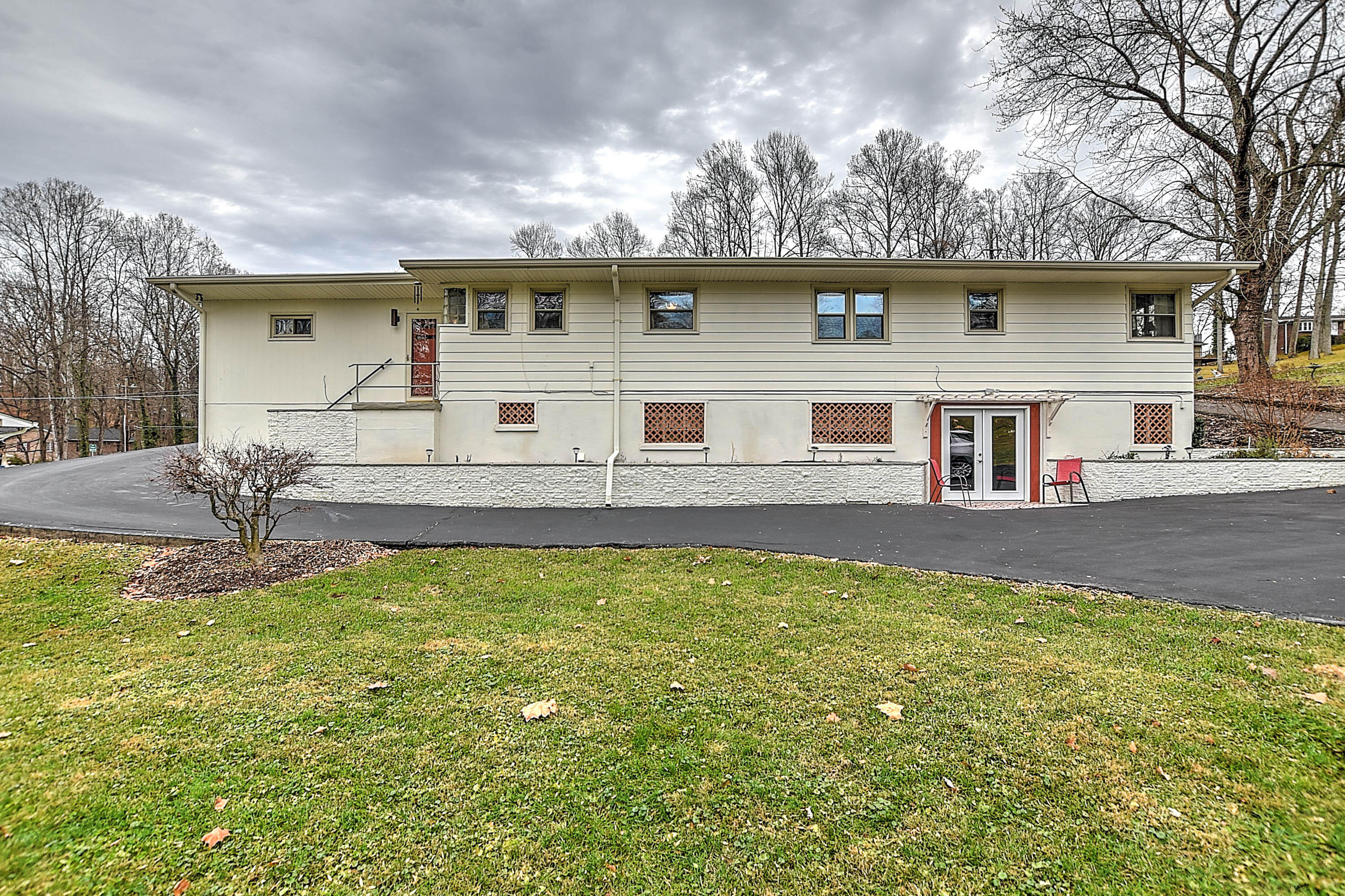 105 Robin Road Bristol, TN 37620 - Photo 35 of 37 Forest Dr-36