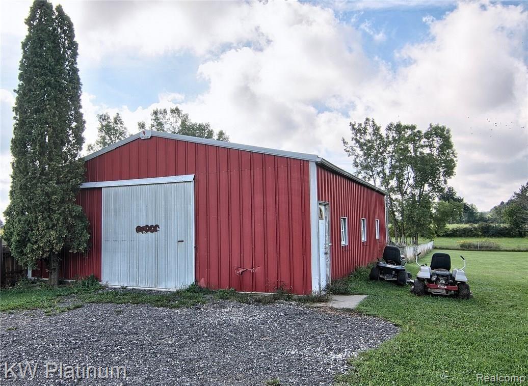 11369 Gilbert Road Memphis, MI 48041 - Photo 27 of 32 Barn.jpg