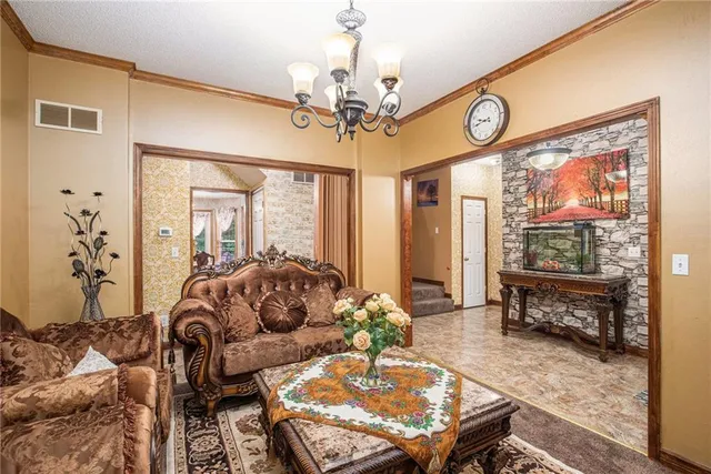 $428,000 | 4407 Southwest Briarbrook Drive, Lee's Summit, MO 64082