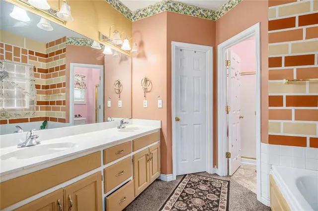 $428,000 | 4407 Southwest Briarbrook Drive, Lee's Summit, MO 64082