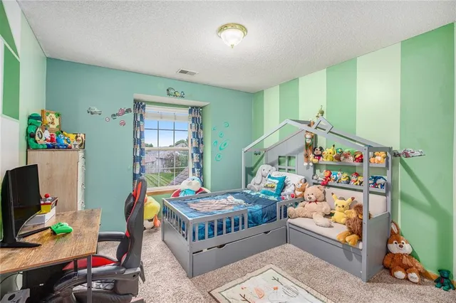 $428,000 | 4407 Southwest Briarbrook Drive, Lee's Summit, MO 64082