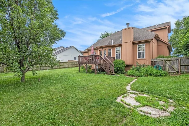 $428,000 | 4407 Southwest Briarbrook Drive, Lee's Summit, MO 64082