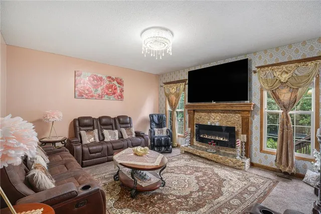 $428,000 | 4407 Southwest Briarbrook Drive, Lee's Summit, MO 64082