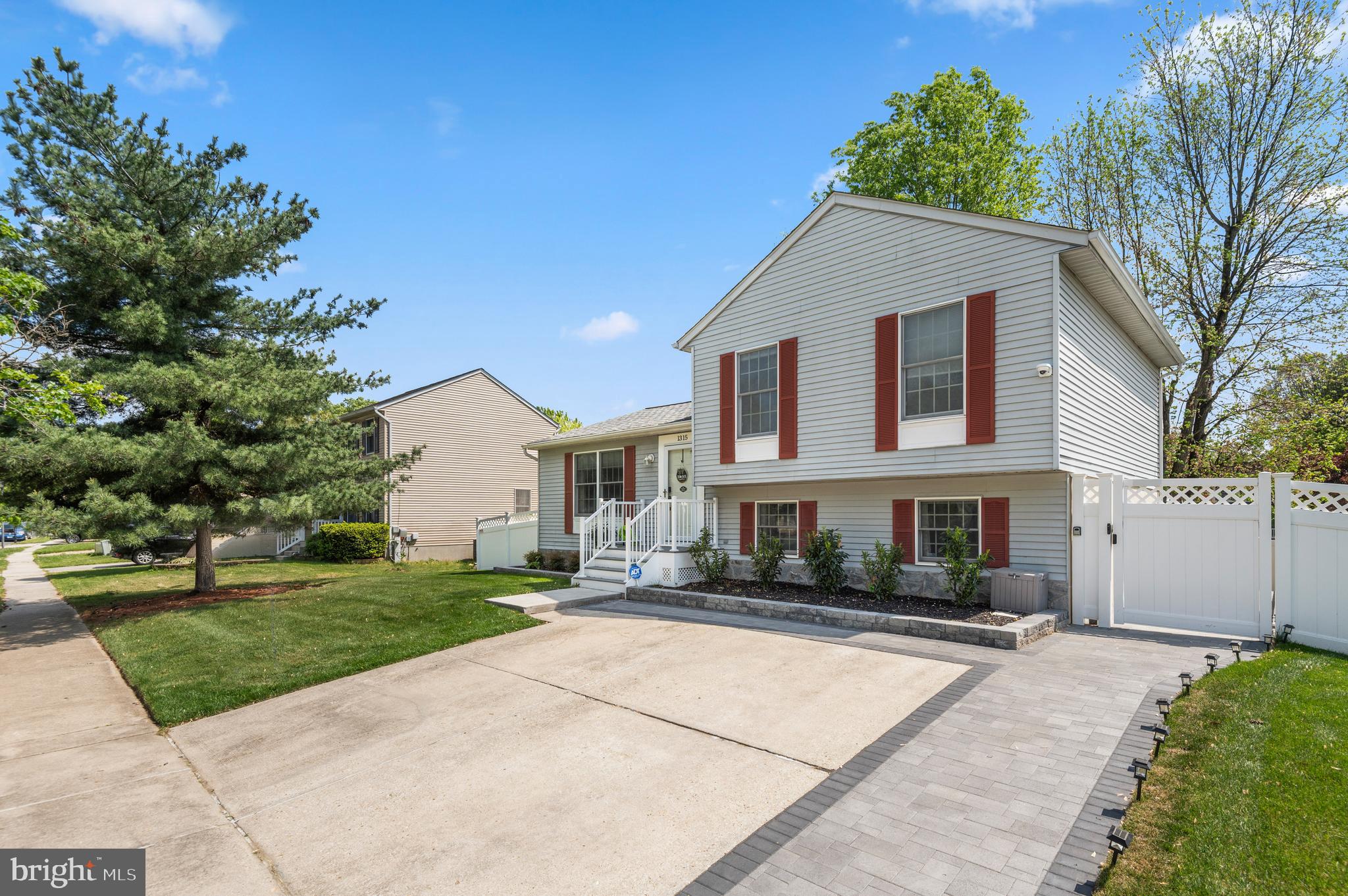 1315 Somerset Road Severn, MD 21144 - Photo 3 of 37