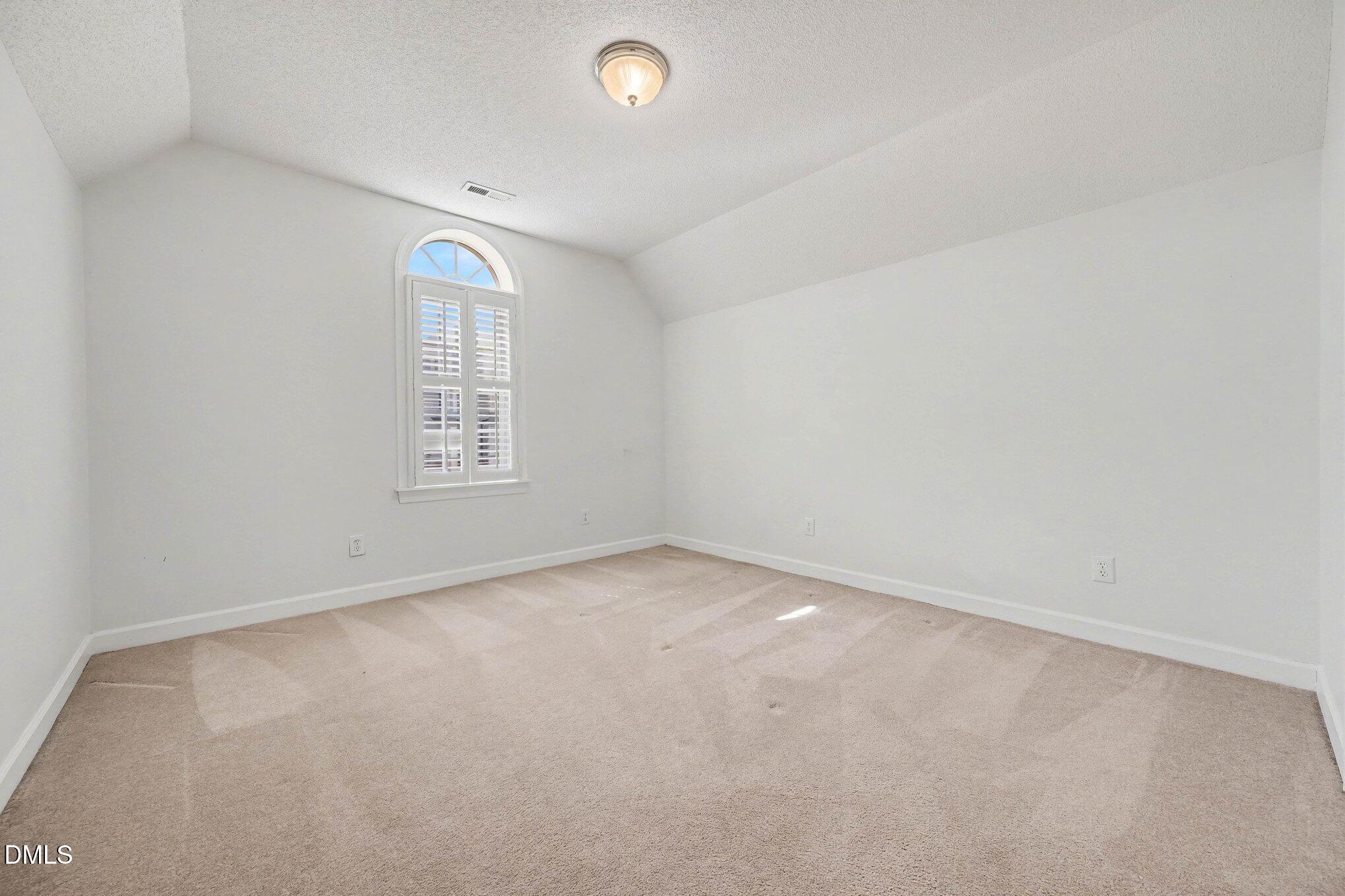 1900 Small Court Raleigh, NC 27612 - Photo 20 of 31 014_file_3065