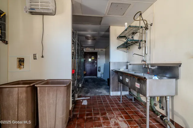 $2,000 | 270 Broadway, Whitehall, NY 12887