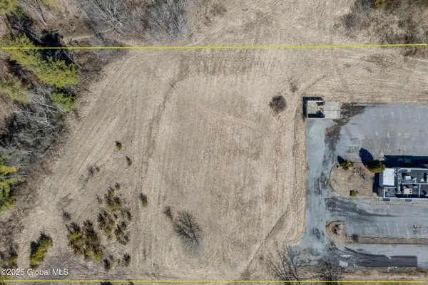 $2,000 | 270 Broadway, Whitehall, NY 12887