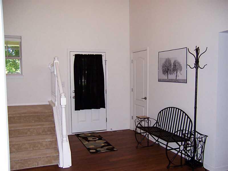 583 Moccosin Road Greenwood, IN 46142 - Photo 3 of 15 Gallery Image 3