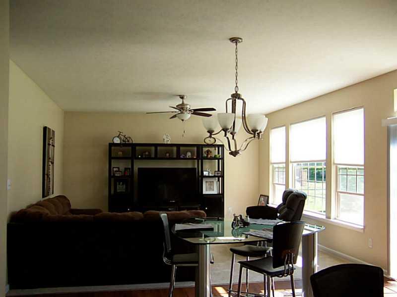 583 Moccosin Road Greenwood, IN 46142 - Photo 5 of 15 Gallery Image 5