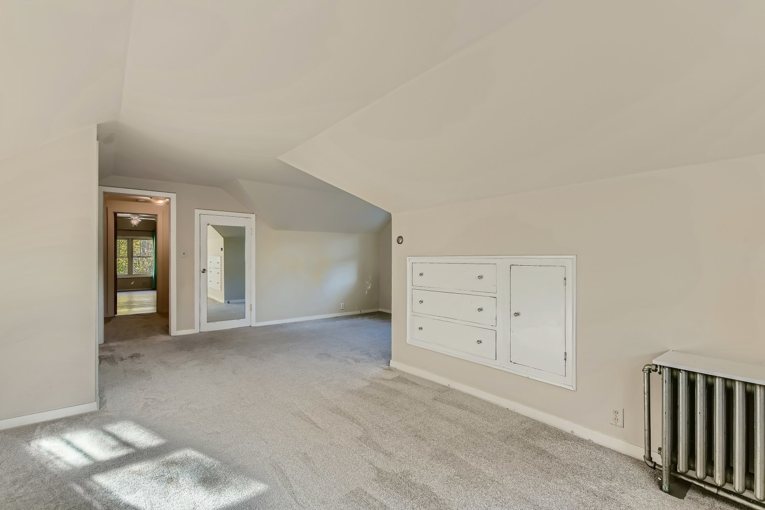 341 Nuttall Road Riverside, IL 60546 - Photo 16 of 28 an empty room with windows