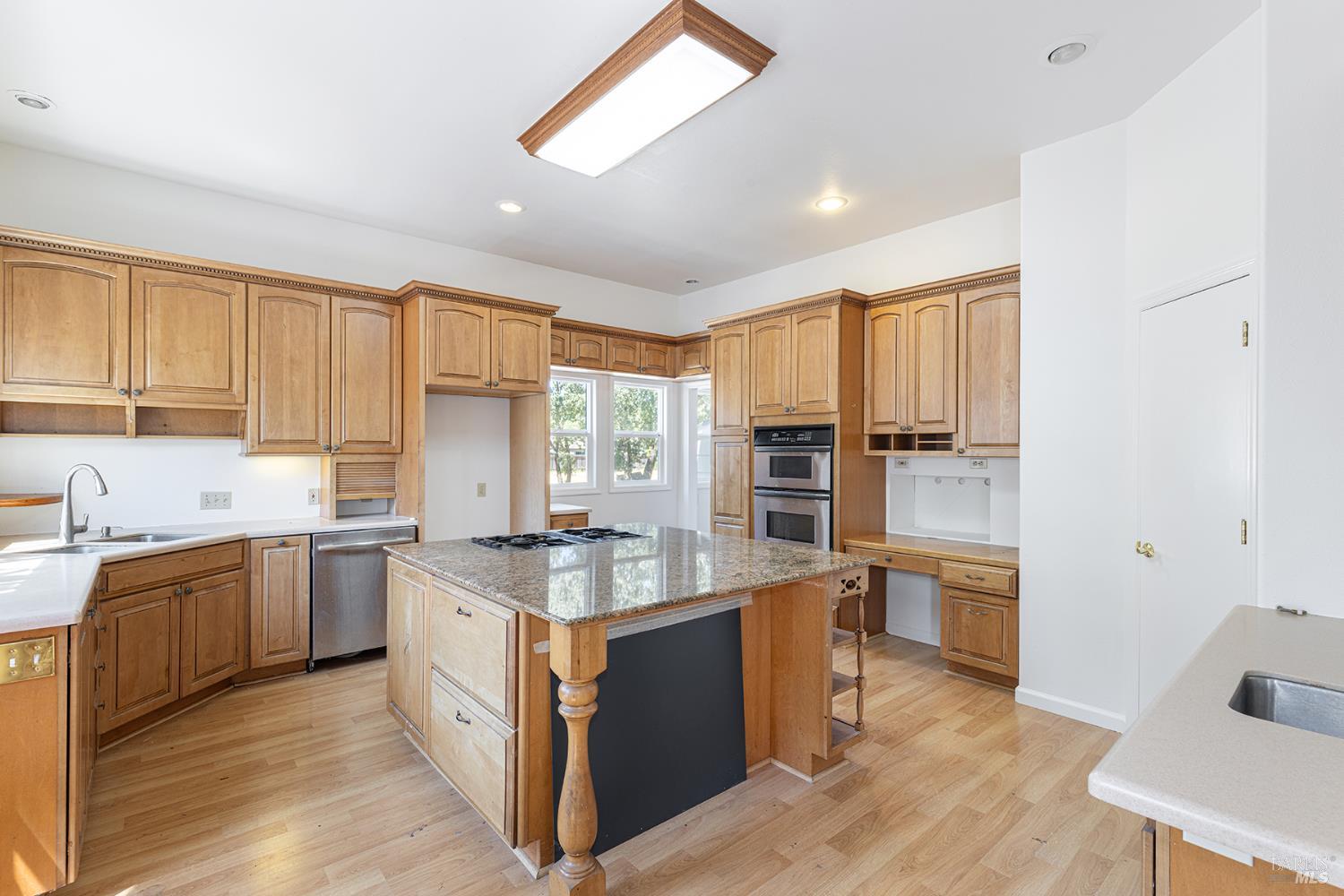 411 Walten Way Windsor, CA 95492 - Photo 5 of 29