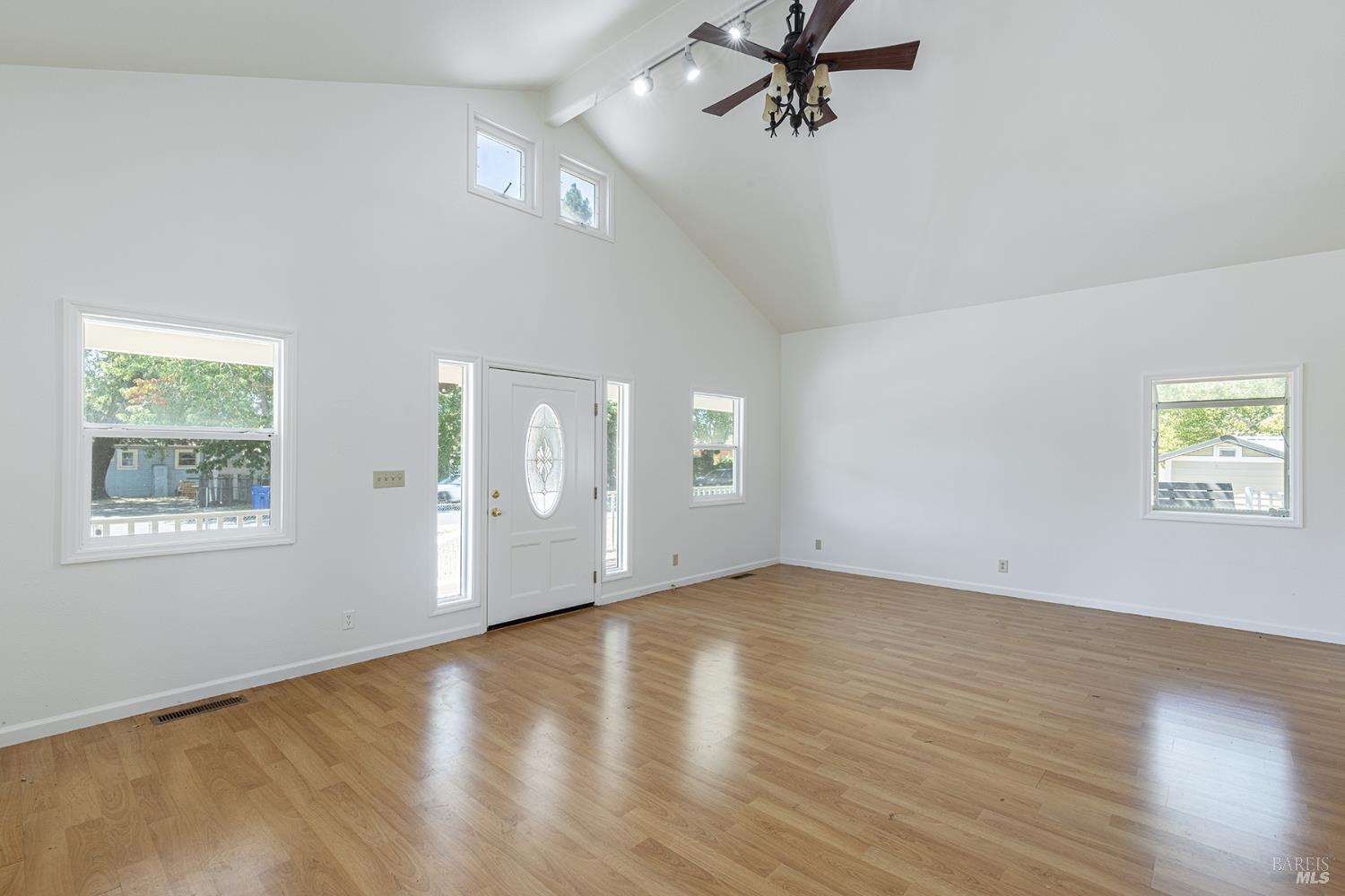 411 Walten Way Windsor, CA 95492 - Photo 7 of 29