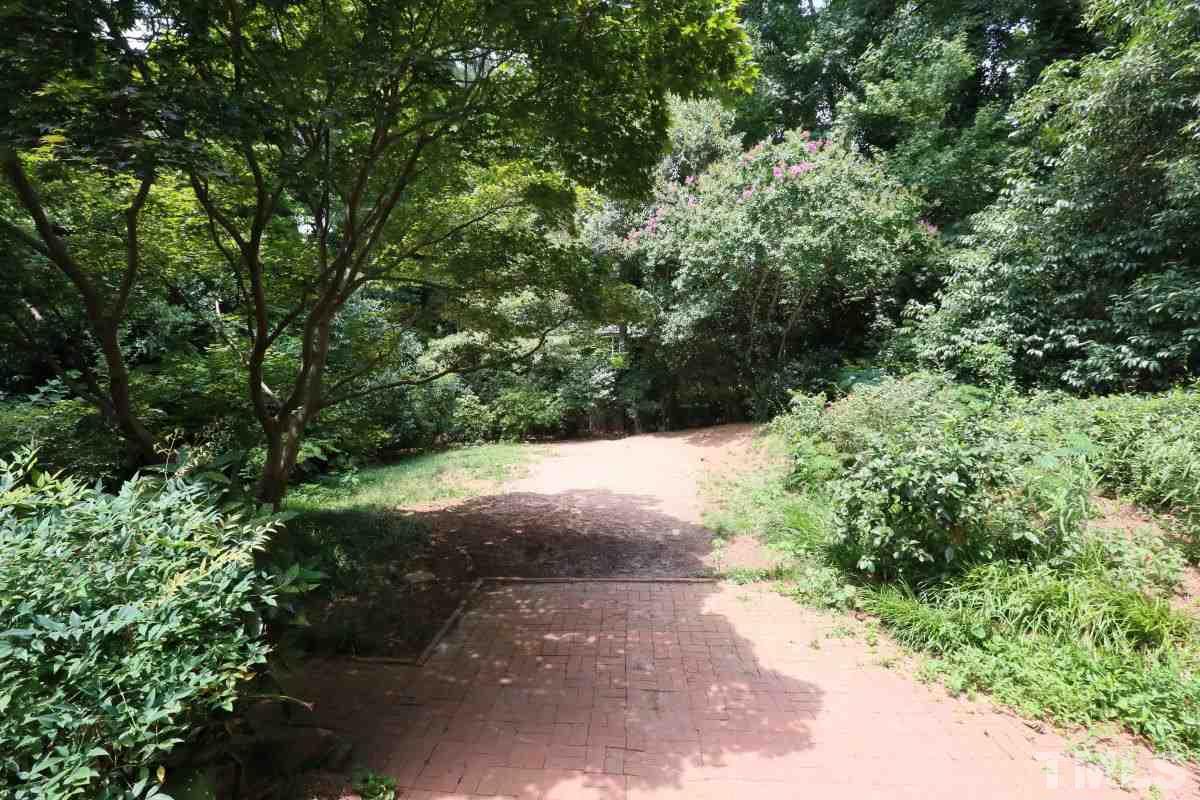 101 East Drewry Lane Raleigh, NC 27609 - Photo 25 of 25 Gallery Image 25