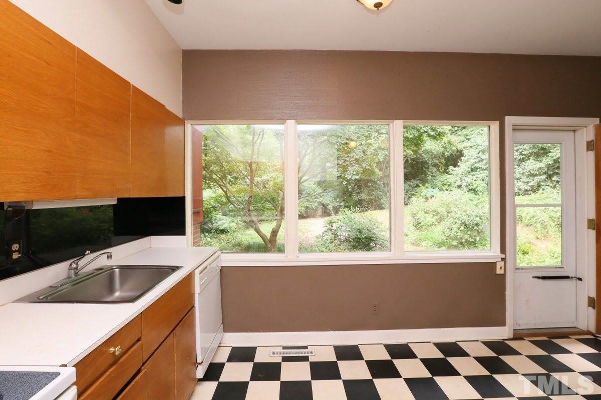 101 East Drewry Lane Raleigh, NC 27609 - Photo 10 of 25 Gallery Image 10